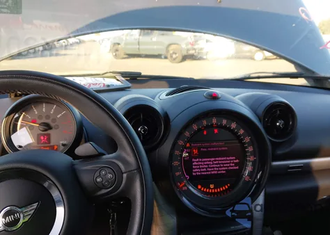 2016 Mini Countryman Cooper S z USA, uszkodzony, nr VIN WMWZC3C58GWT10537